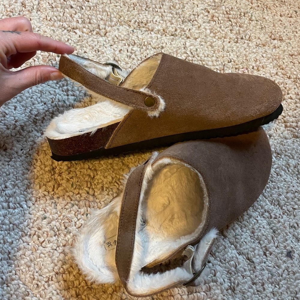 Natura fur clogs with strap